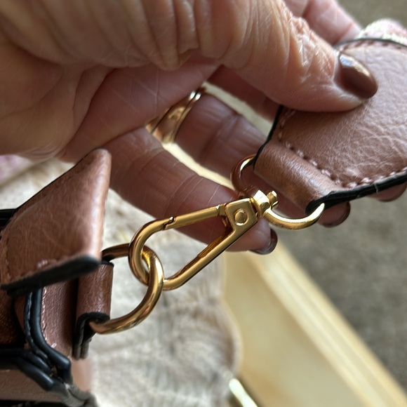 Crossbody Bag - Picture 4 of 7